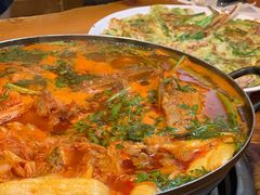 土豆排骨火锅-喇喇排骨火锅·传统韩式脊骨汤(望京西园总店)