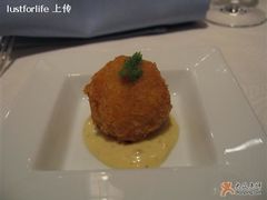 餐前小点--龙虾球-北京金融街丽思卡尔顿酒店·意味轩 Cepe