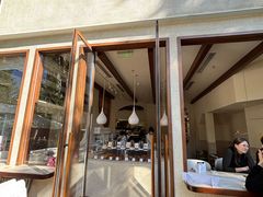 -VERIE BAKEHOUSE