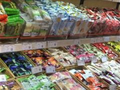 零售区-来伊份LYFEN(中央路店)