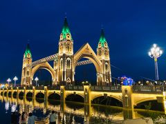 -布尔津河堤夜市