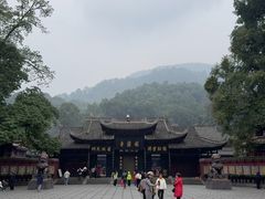 -峨眉山报国寺