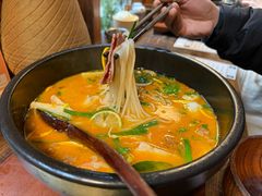 -银米·云南传统过桥米线(双廊黑金冠店)