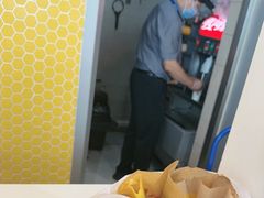 -麦当劳(鄂尔多斯机场店)