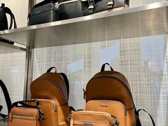 -百年港湾奥特莱斯(香炉礁店)