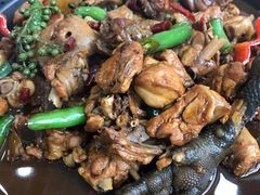 -八两八金·莱芜特色炒鸡(市南漳浦路店)