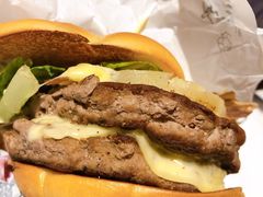 双层安格斯厚牛菠萝堡-麦当劳(人民南路店)