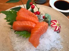 鲑鱼刺身-旨味Umami_融合料理(万博汇店)