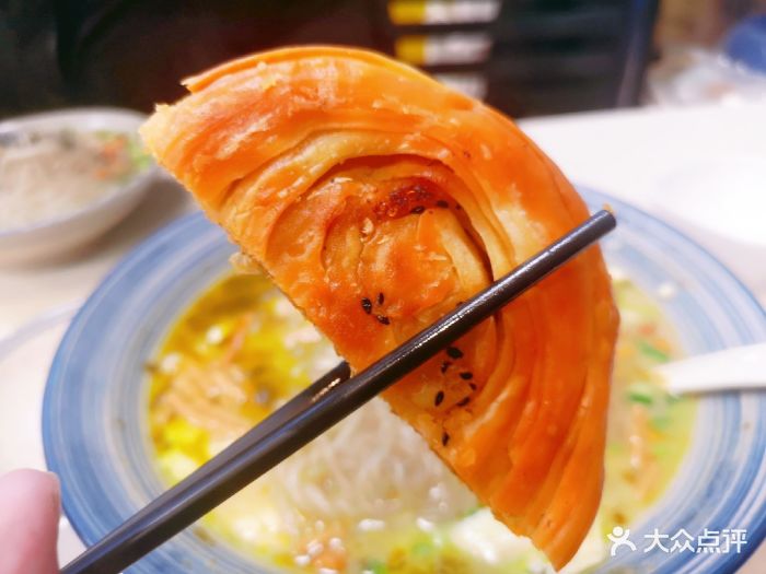 甘食记成都肥肠粉(文殊院店)千层酥猪肉锅盔图片