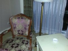 落地灯-北京拉斐特城堡酒店