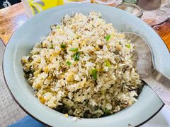 -宏兴烤鱼山庄(宣恩总店)