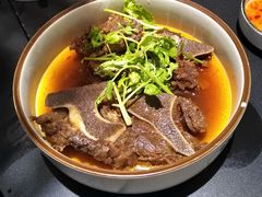 香辣牛骨-贡梅老面馆·蟹粉面·无锡特色小吃(南长街主推店)