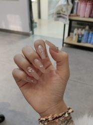 -小黑瓶美甲美睫