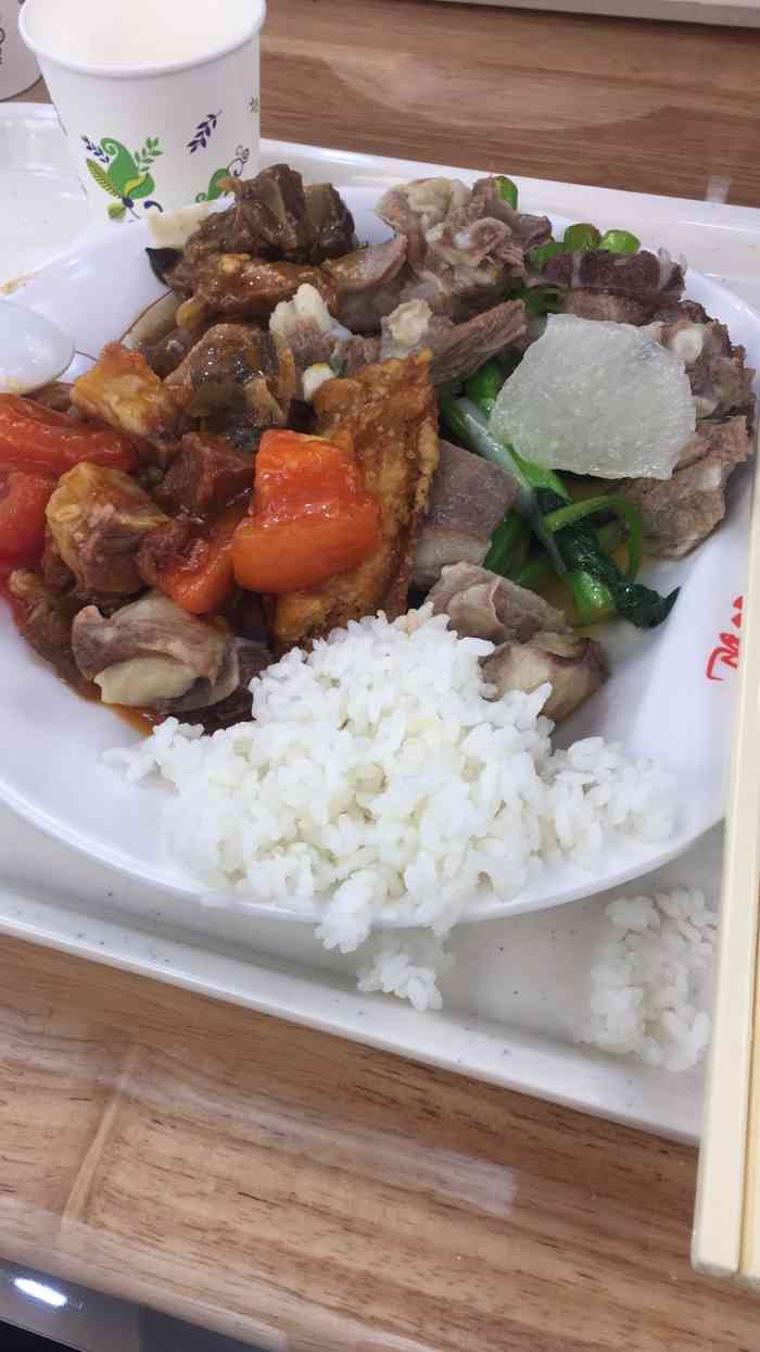 北京物资学院三食堂-"三食真是个好地方~我从大一吃到现在了 虽.