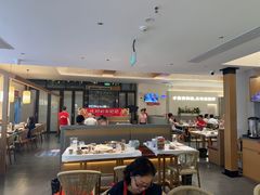 -肥肥虾庄·金牌油焖大虾(汉口城市广场店)