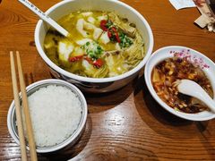 -渝是乎酸菜鱼·川渝小炒(新世界百货望京店)