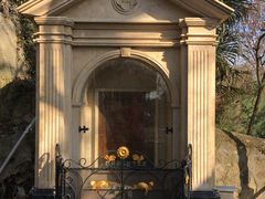 讲叙耶稣故事的木雕-上海佘山国家森林公园西佘山园