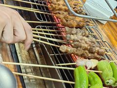 -哈尔滨小酒馆·鲜肉现穿自助烧烤(康新花园店)