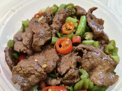 小炒黄牛肉-江湖亮亮蒸虾大排档烤全羊清真(武汉总店)
