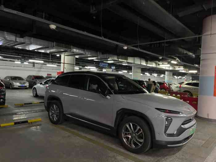 世博源停车库-"好久没有来世博园了,周末反正闲着也是闲着.