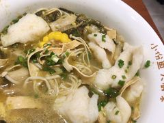 -渝是乎酸菜鱼(龙旗购物中心店)