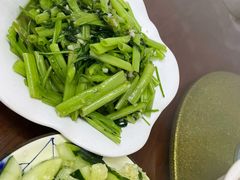 -胡子饮食店