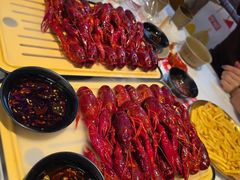 -肥肥虾庄·金牌油焖大虾(汉街SKP店)
