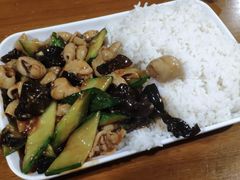 溜肥肠盖饭-生活本该如此北京小馆(周庄嘉园店)