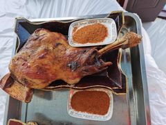 烤羊腿-察右中旗娜仁汗旅游自驾区