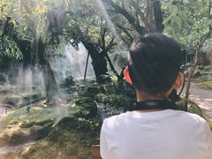 -Chom Cafe and Restaurant