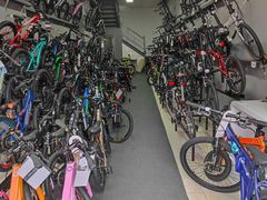 -道路口单车爱瓦士dahon大行