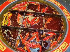 九宫格红锅&nbsp;牛油-矮板凳老火锅(宽窄巷子店)