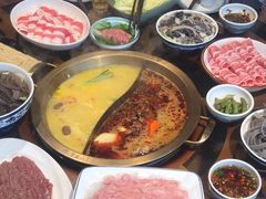 -小天鹅火锅·一线江景洪鼎旗舰店(洪崖洞店)