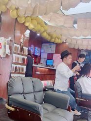 -一東造型烫发染发