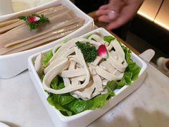 -左庭右院鲜牛肉火锅(浦江欢乐颂店)