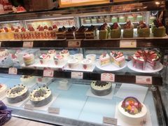 零售区-罗森尼娜(德思勤店)