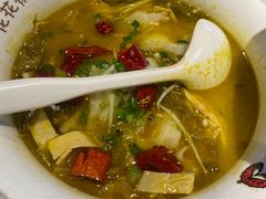 -渝是乎酸菜鱼(龙旗购物中心店)