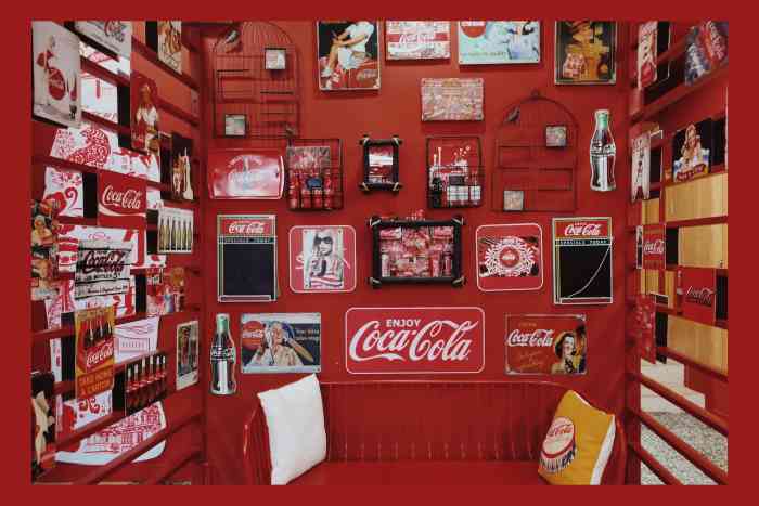 可口可乐主题馆-"路过中央大街偶然发现的[惊讶]门口排了长.