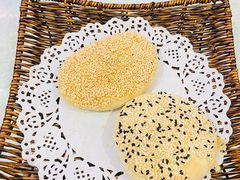 惠山油酥饼-花小蟹·无锡菜·大闸蟹主题餐厅·评弹表演(南长街店)