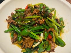 小炒黄牛肉-老滇山寨•云南特色菜•地方菜•民族风情歌舞表演(金碧店)