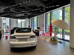 -TESLA 特斯拉(上海太古汇体验店)