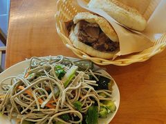 -刘记羊汤·烧饼夹肘子