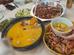 -休记光头香辣蟹干锅(绵竹店)