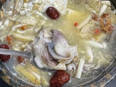 -南渝食府.墨脱石锅松茸鸡