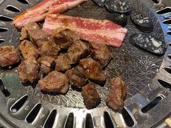 -汉城烤肉·黑金冠(华山路店)