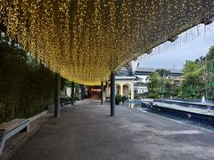 -茅草房·河畔园林火锅