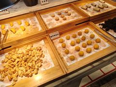 -金滏山烤肉·海鲜·火锅自助餐厅(襄阳万达店)