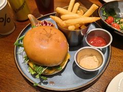 四重芝士牛肉汉堡-bluefrog蓝蛙(新三里屯太古里店)
