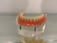 -瑞尔齿科(上海长风大悦城店)