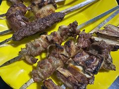 -烤肉小伙烤肉店